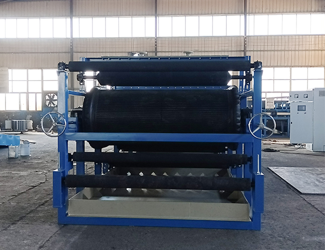 橡（xiàng）膠帶式真空（kōng）過濾機